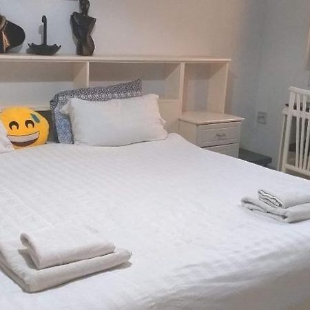 Private Room In Wonderful Sea View Apartment San Pawl il-Baħar Szoba fotó